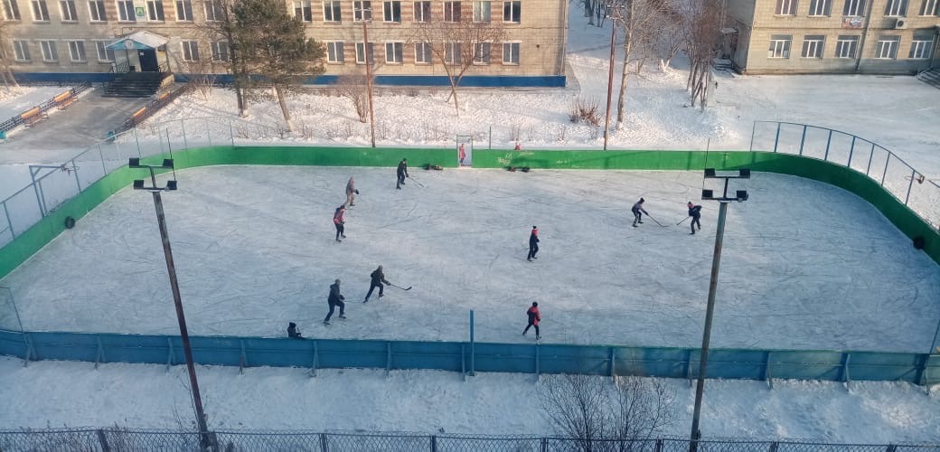 Каток закамск. Каток Дмитров. Каток Апатиты. Искитим каток ледовая Арена. Боровое каток.