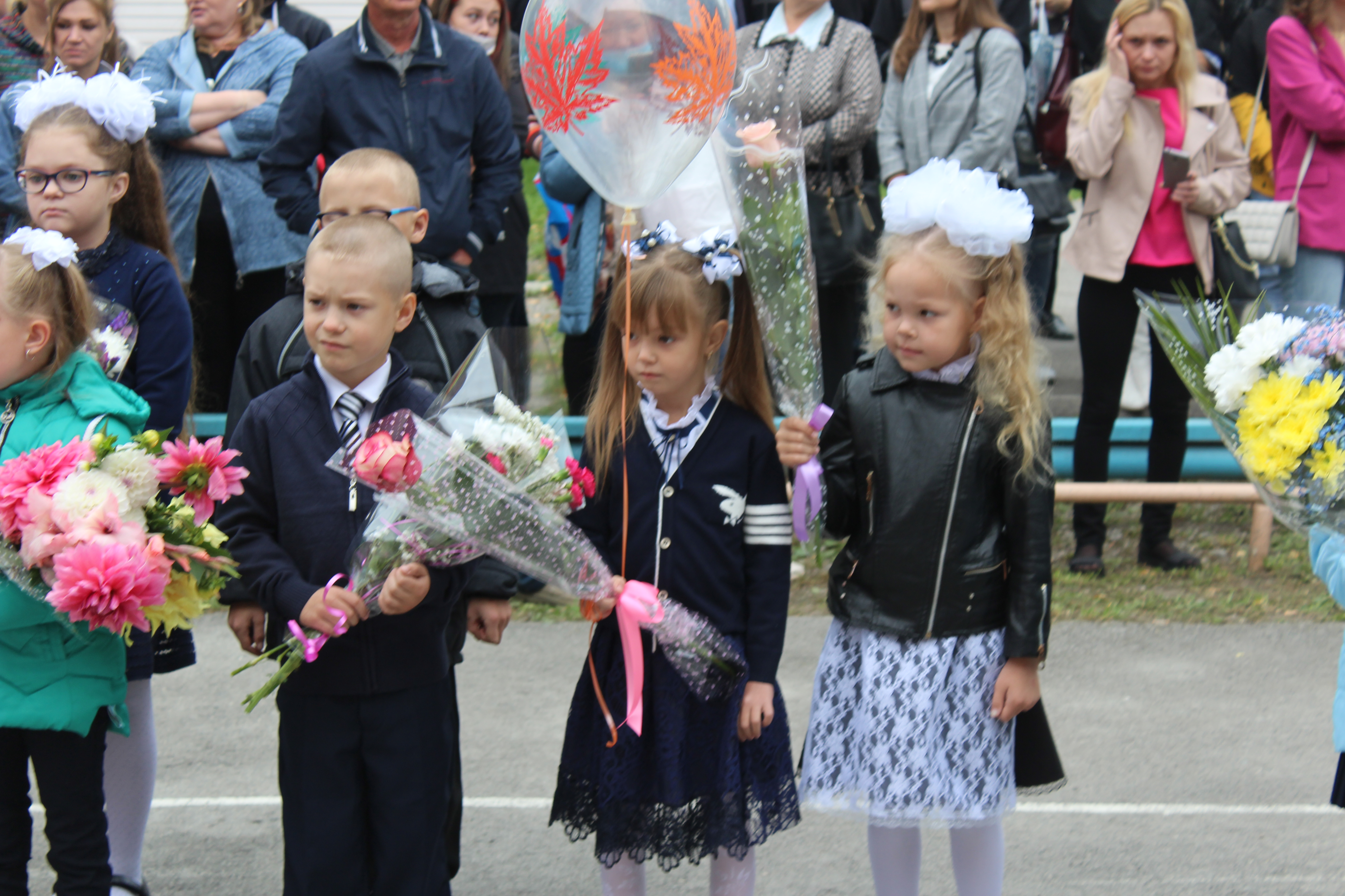 Искитим школа 1. 2015 Год 1 сентября школа 7 Ейск. Школа 9 Искитим. Новый год в школе 8 2в Искитим.