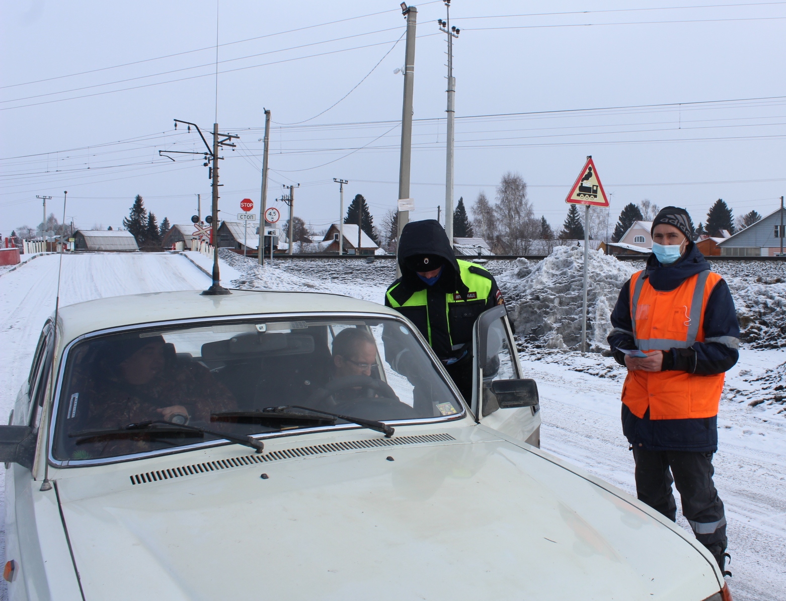 Погода в искитиме на 10 дней. Госавтоинспекция. Безопасность на ЖД переездах. Фото ДПС. Фото Искитимской больницы.